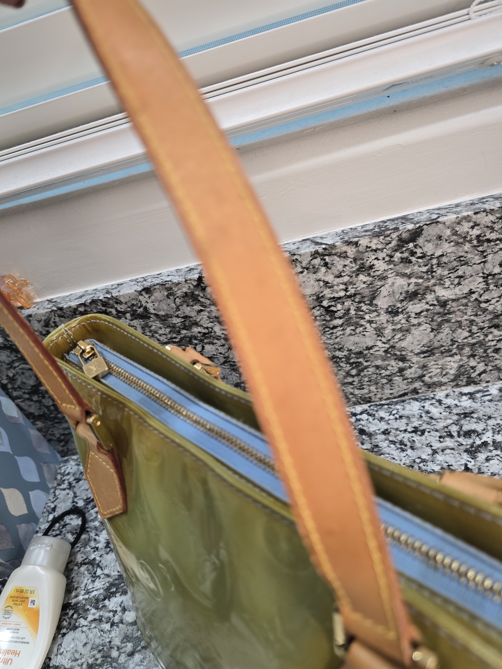 Authentic Louis Vuitton Monogram Vernis Houston Tote Bag - Picture 6 of 16